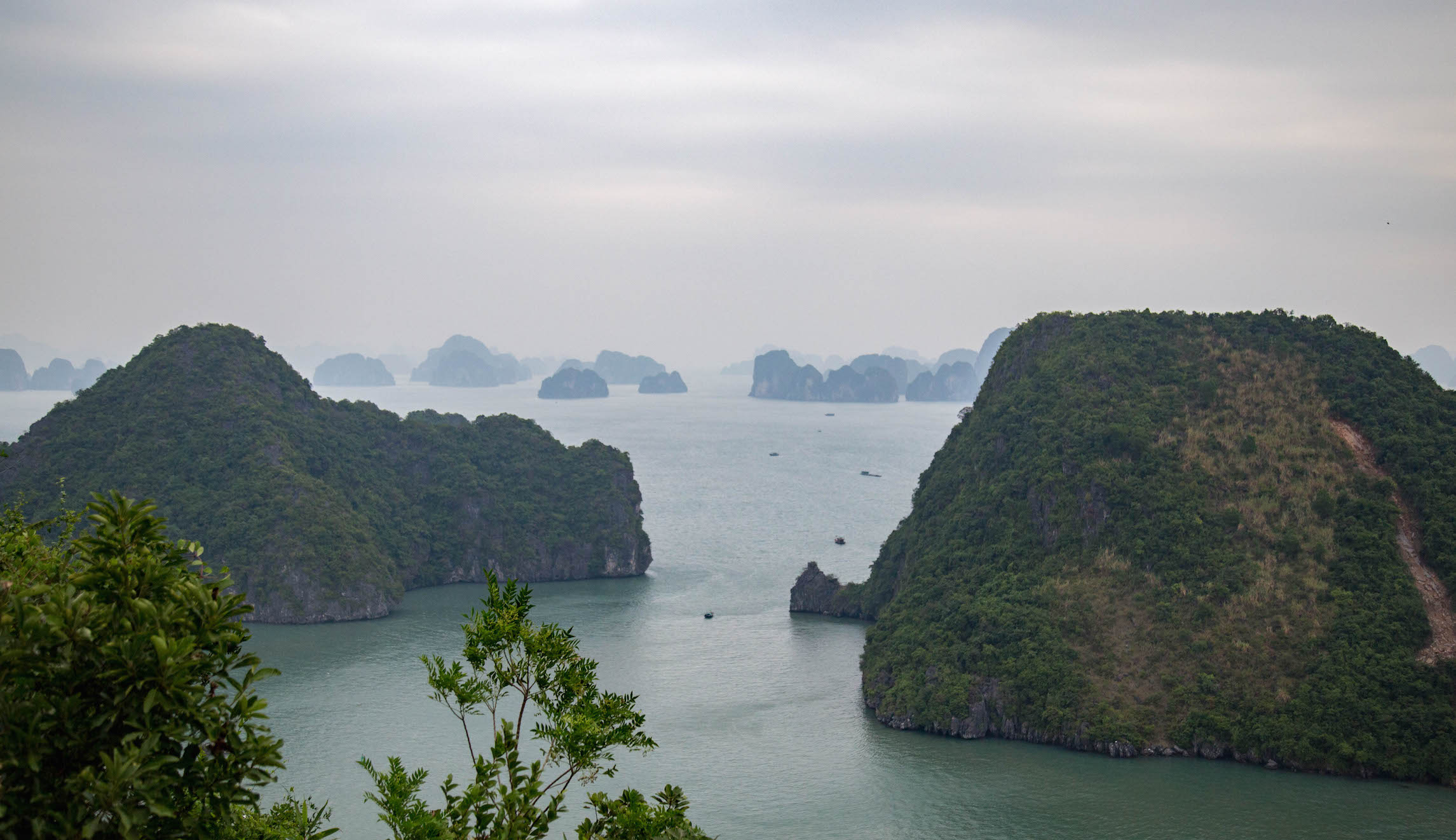 Halong Bay-2-Where the Dragon Descends to the Sea-moments of yugen