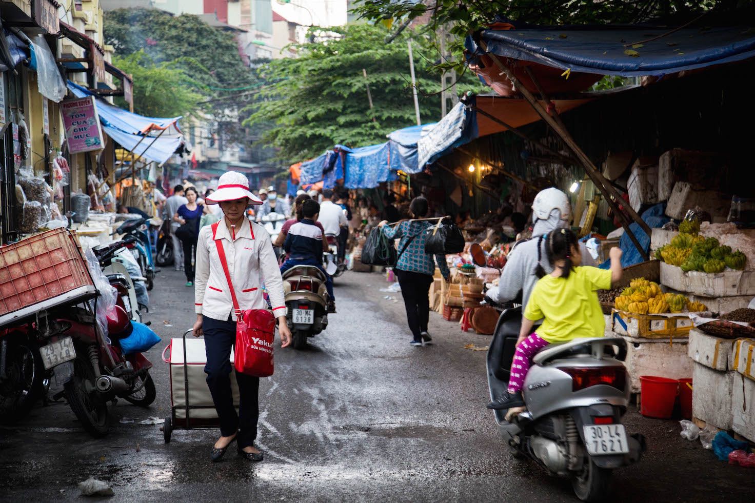 Hanoi-Dong Xuan Market-2