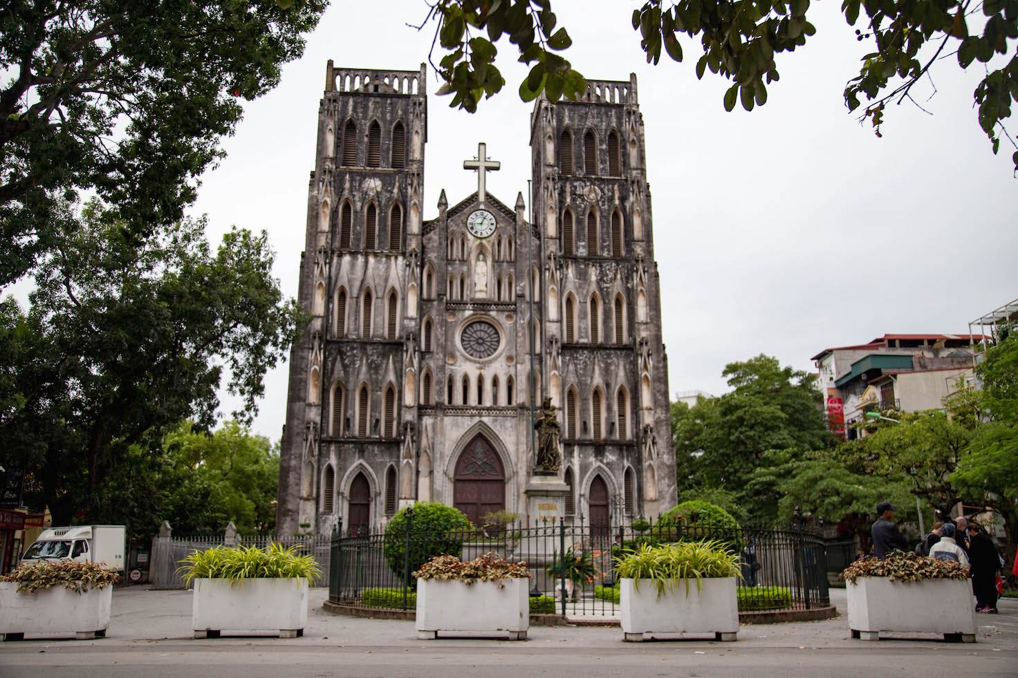 Hanoi-moments of yugen-Cathedral