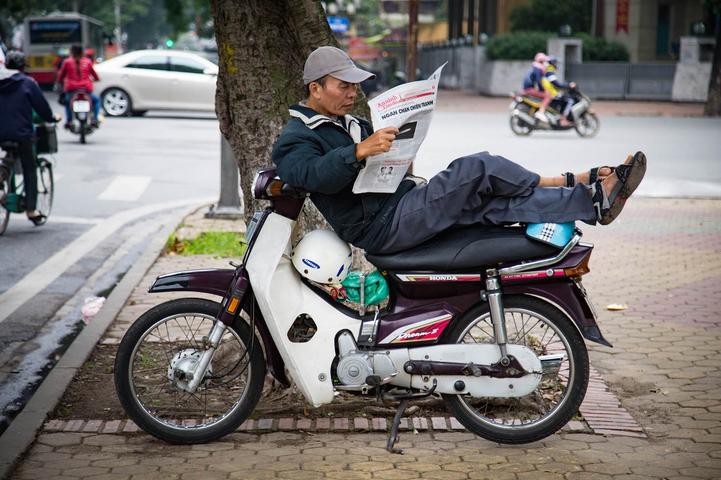 Hanoi-vietnamese on motorbike