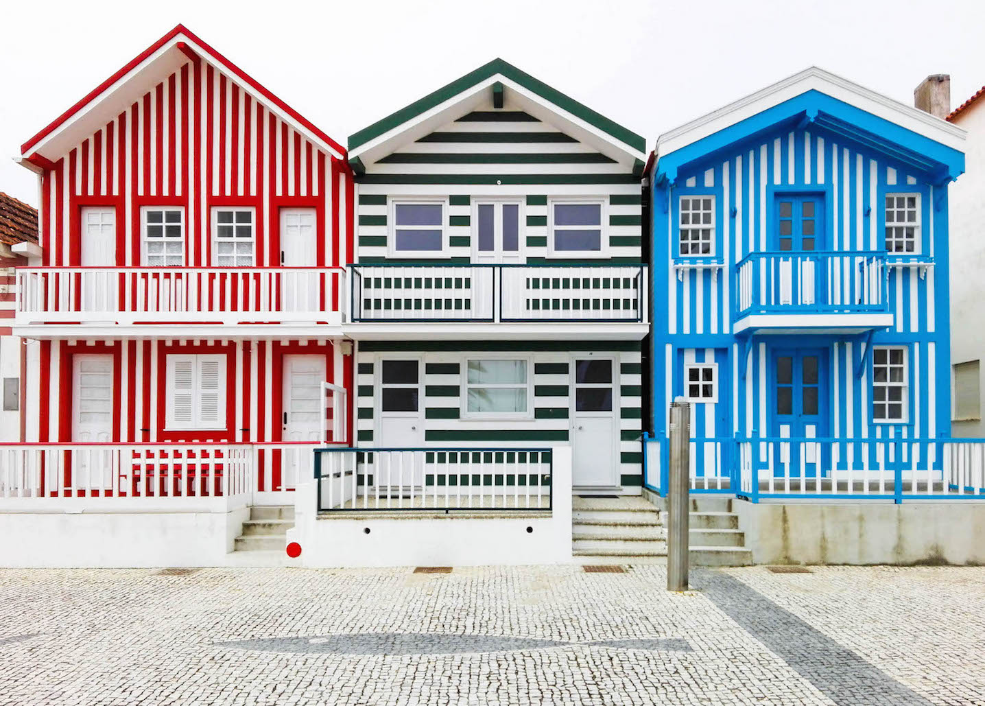 Costa Nova-colorful houses-portugal-momentsofyugen