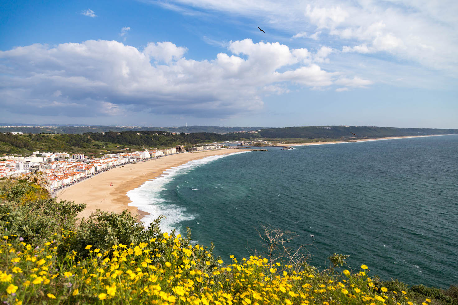 nazare-seven-skirts-portugal-moments-of-yugen-travel-blog_02